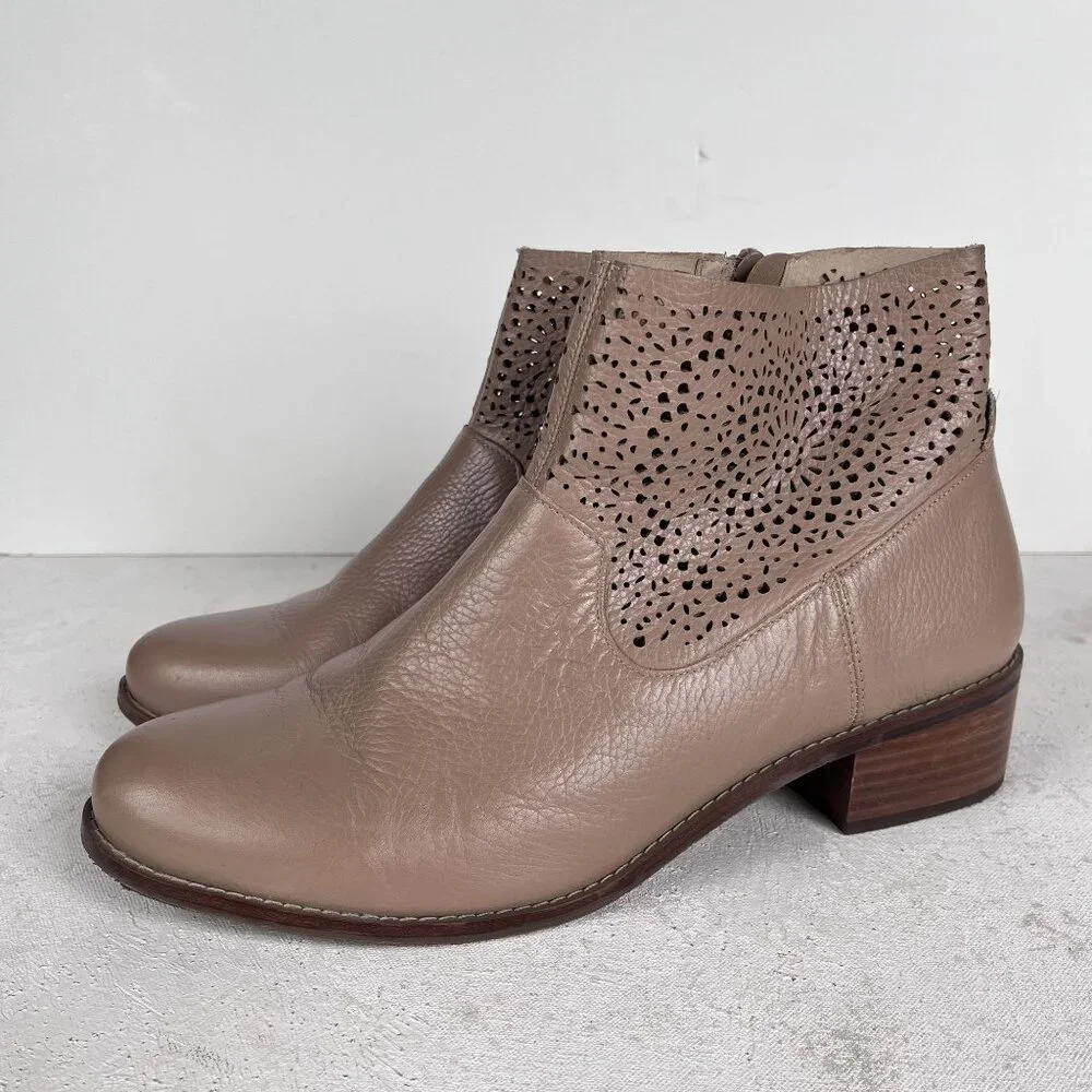 Vionic Luciana Perforated Dreamcatcher Chunky Ankle Heel Womens 10‎
